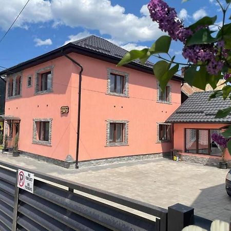 Casa Raraului Apartment Câmpulung Moldovenesc Екстериор снимка